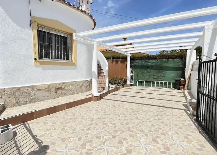 Vakantiehuis Bassetes By El Conserje *